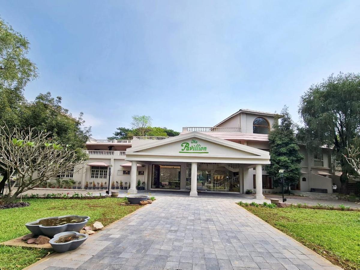The Pavillion Hotel Kolhapur Esterno foto