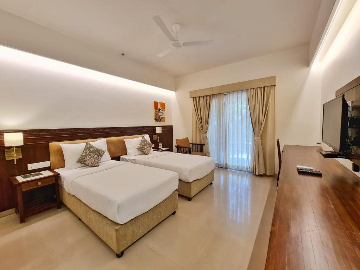 The Pavillion Hotel Kolhapur Esterno foto
