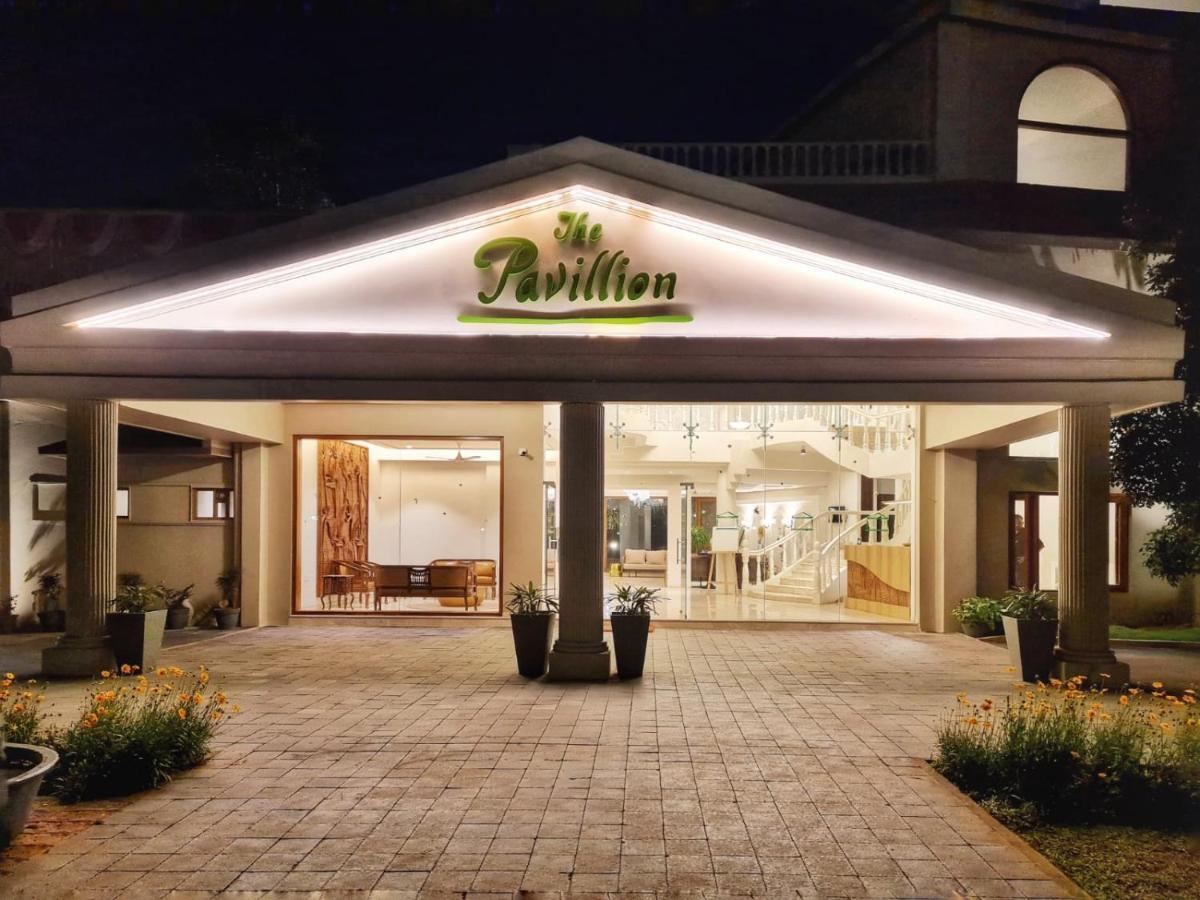 The Pavillion Hotel Kolhapur Esterno foto
