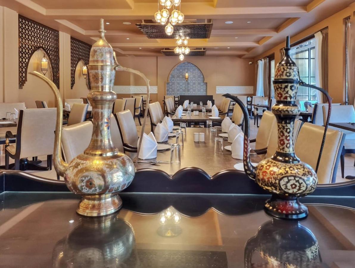 The Pavillion Hotel Kolhapur Esterno foto
