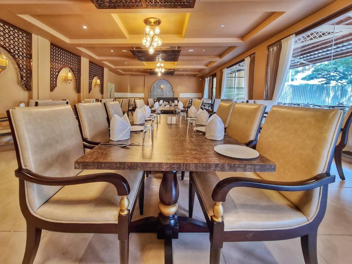 The Pavillion Hotel Kolhapur Esterno foto