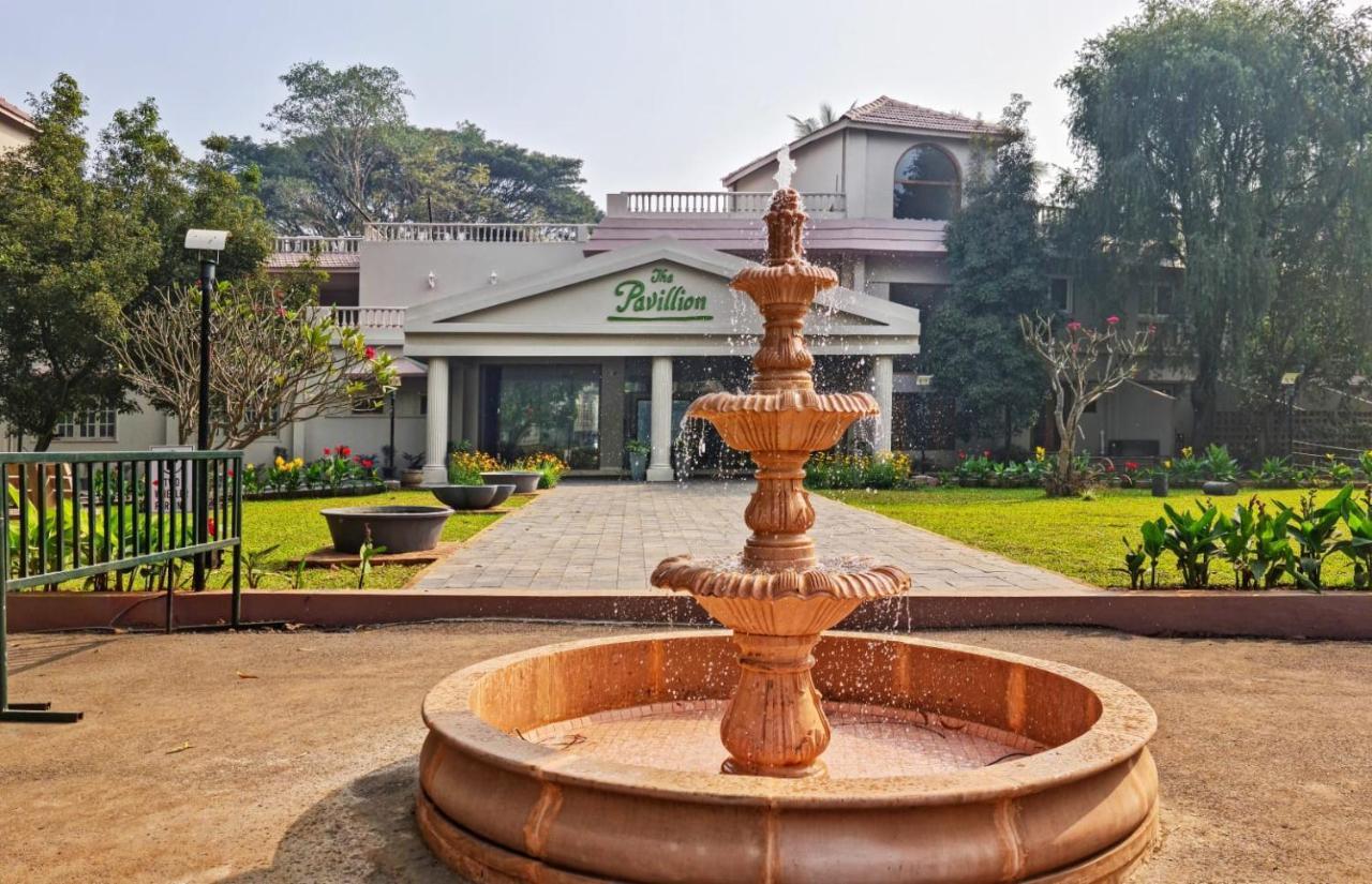 The Pavillion Hotel Kolhapur Esterno foto