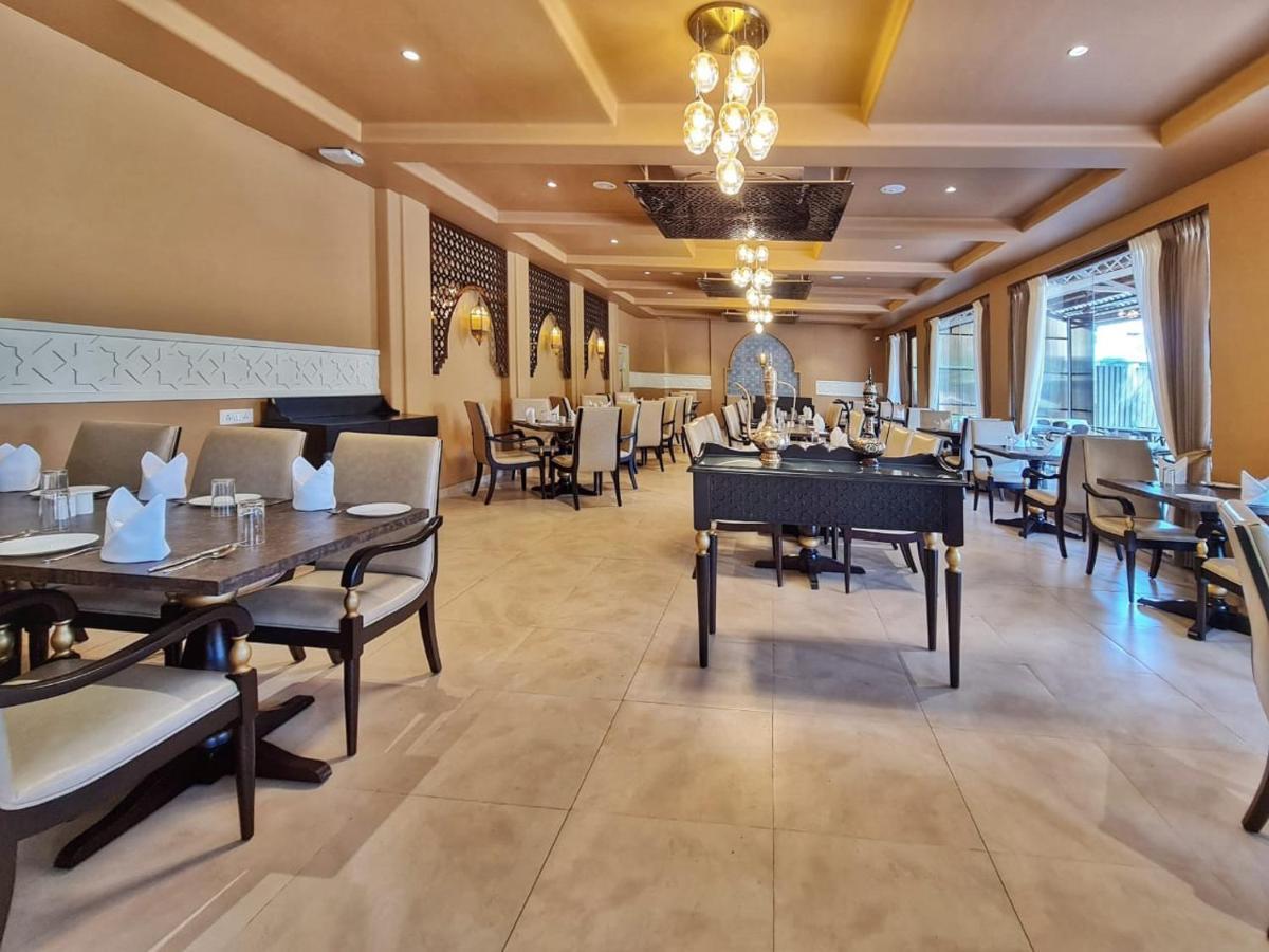 The Pavillion Hotel Kolhapur Esterno foto