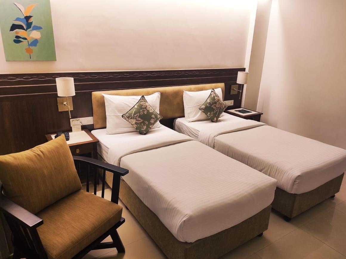 The Pavillion Hotel Kolhapur Esterno foto