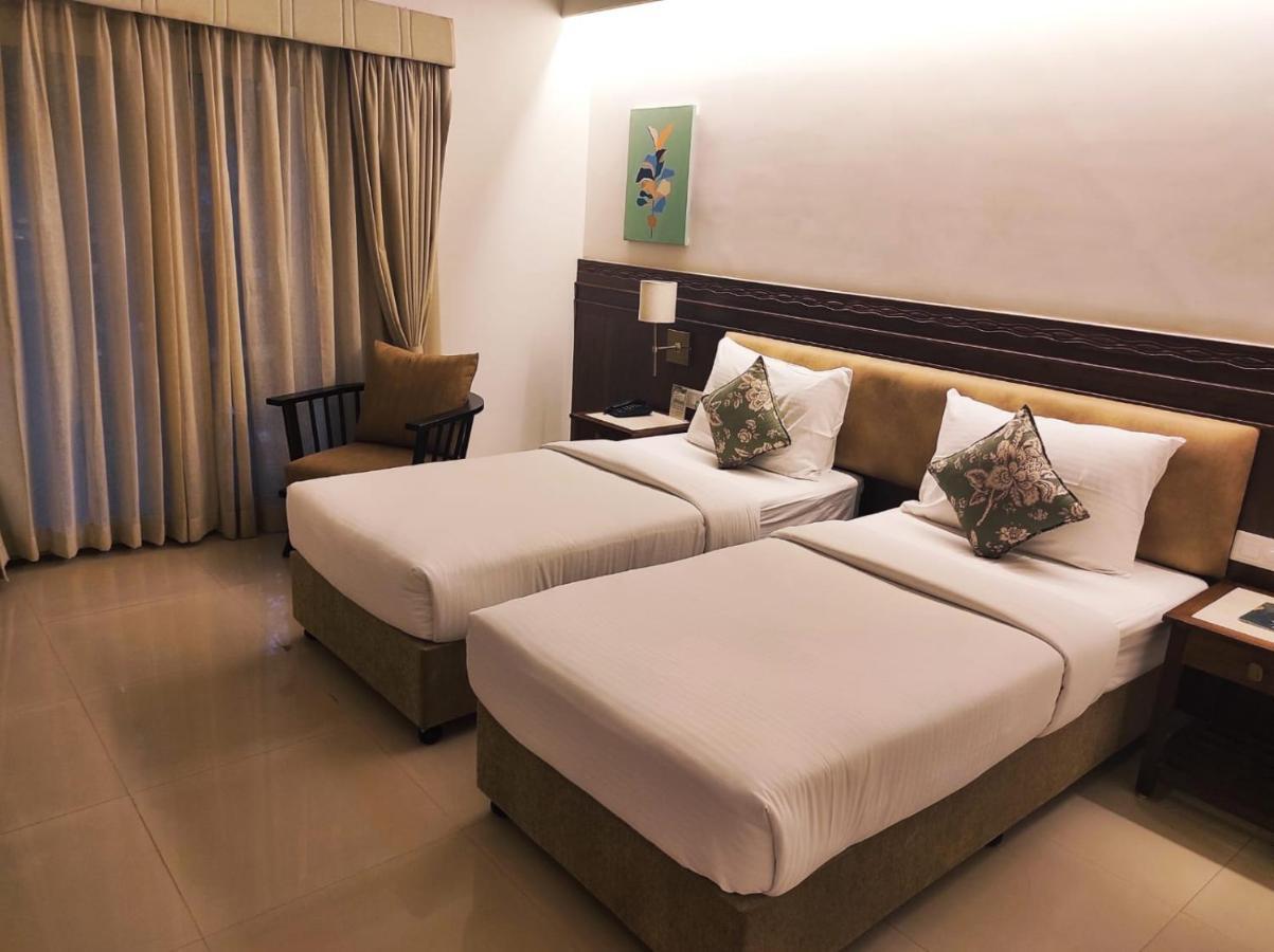 The Pavillion Hotel Kolhapur Esterno foto