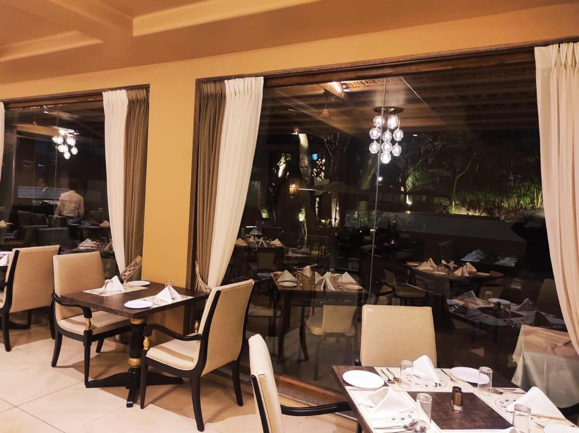 The Pavillion Hotel Kolhapur Esterno foto