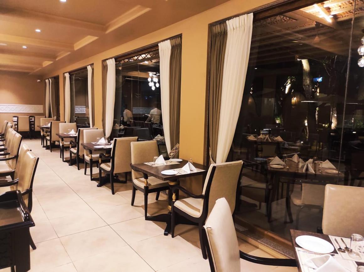 The Pavillion Hotel Kolhapur Esterno foto