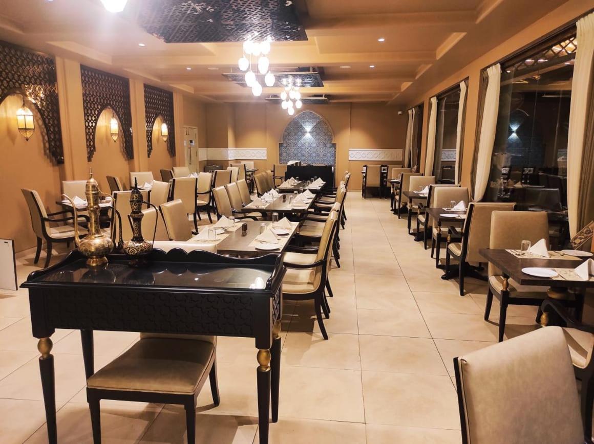 The Pavillion Hotel Kolhapur Esterno foto