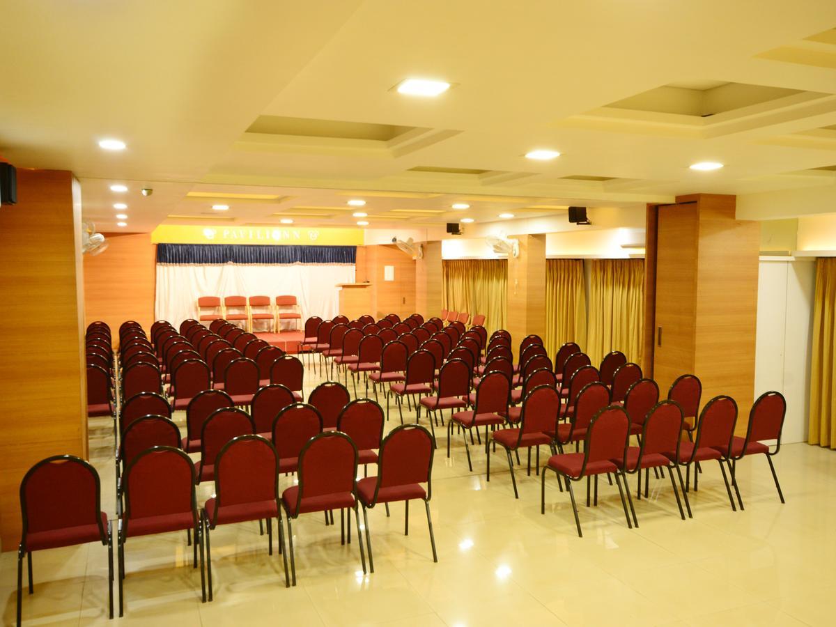 The Pavillion Hotel Kolhapur Esterno foto