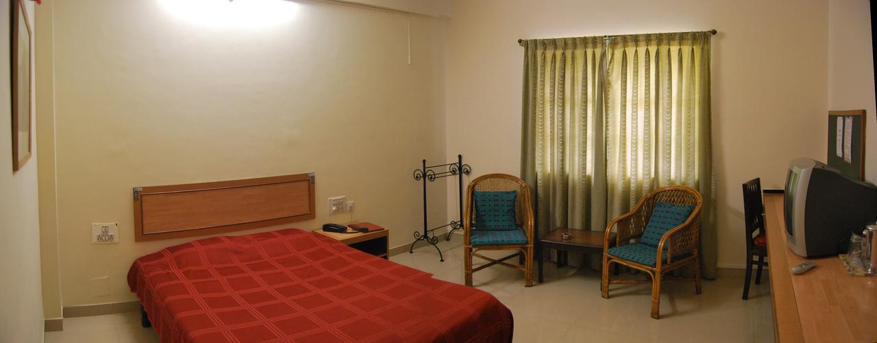 The Pavillion Hotel Kolhapur Esterno foto