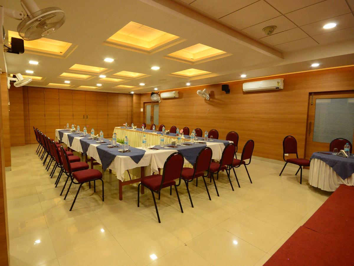 The Pavillion Hotel Kolhapur Esterno foto